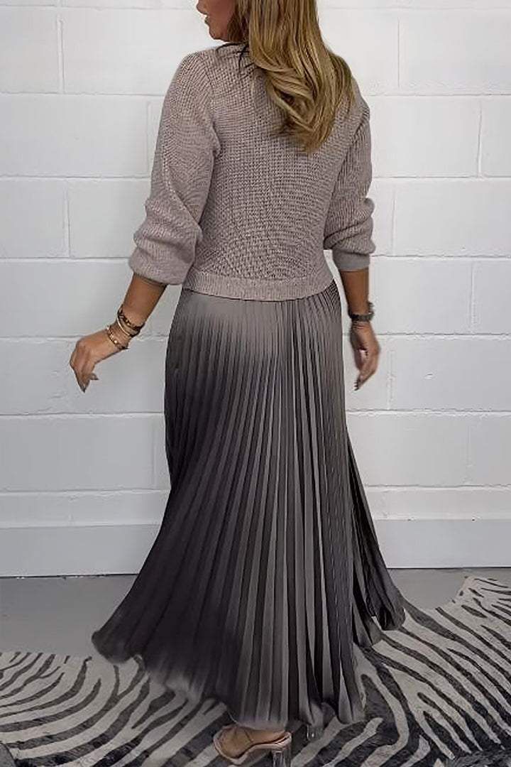 Maxi dress with sweater and pleated skirt