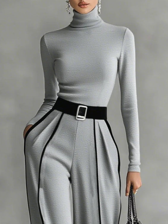 Vera - Elegant set with contrast detail