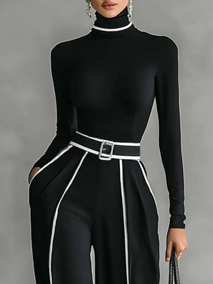 Vera - Elegant set with contrast detail
