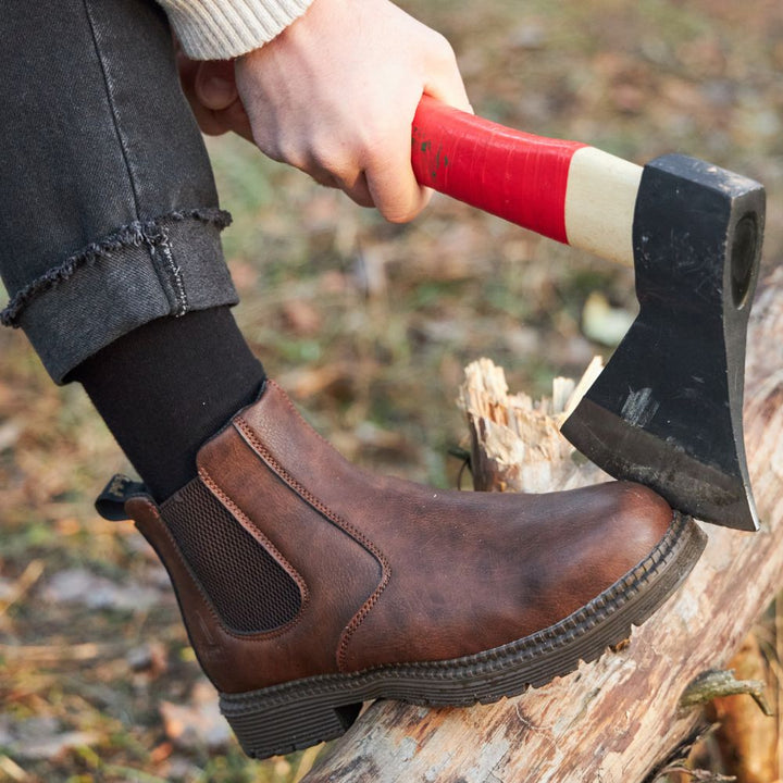 Comfort Fit Leather Chelsea Boots Men