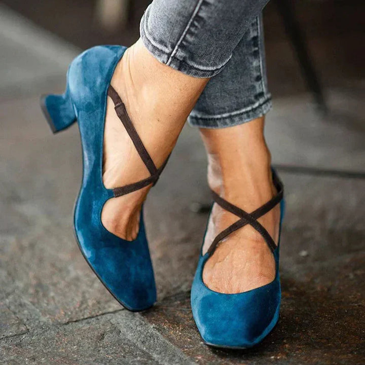 TACONES ELEGANTES DE PULSERA CON TACÓN MEDIO