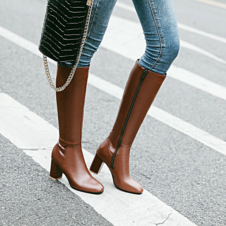Botas de tacón alto elegantes para mujer