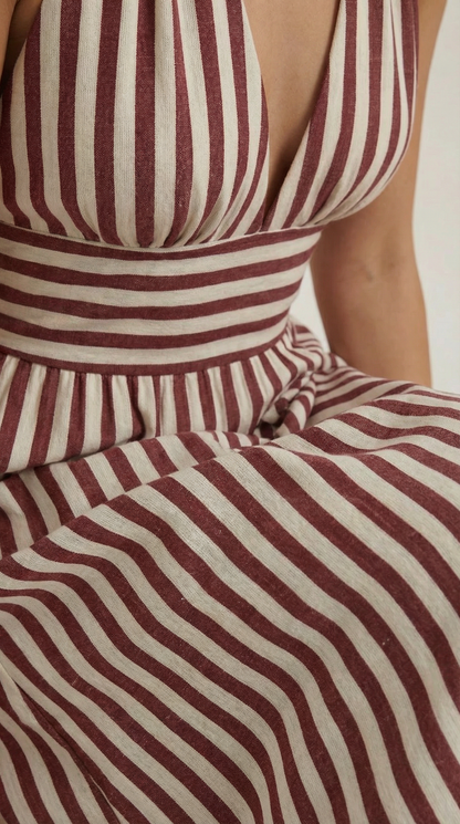 Vestido largo a rayas con cuello en V