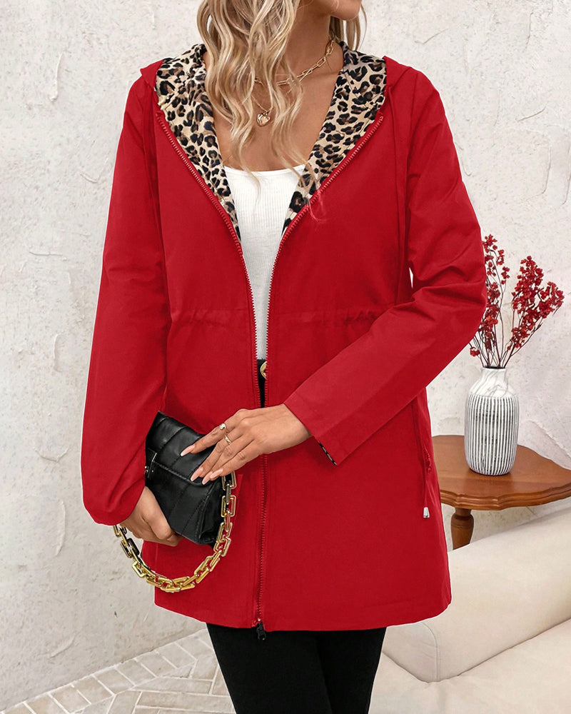 Abrigo reversible con capucha y estampado de leopardo