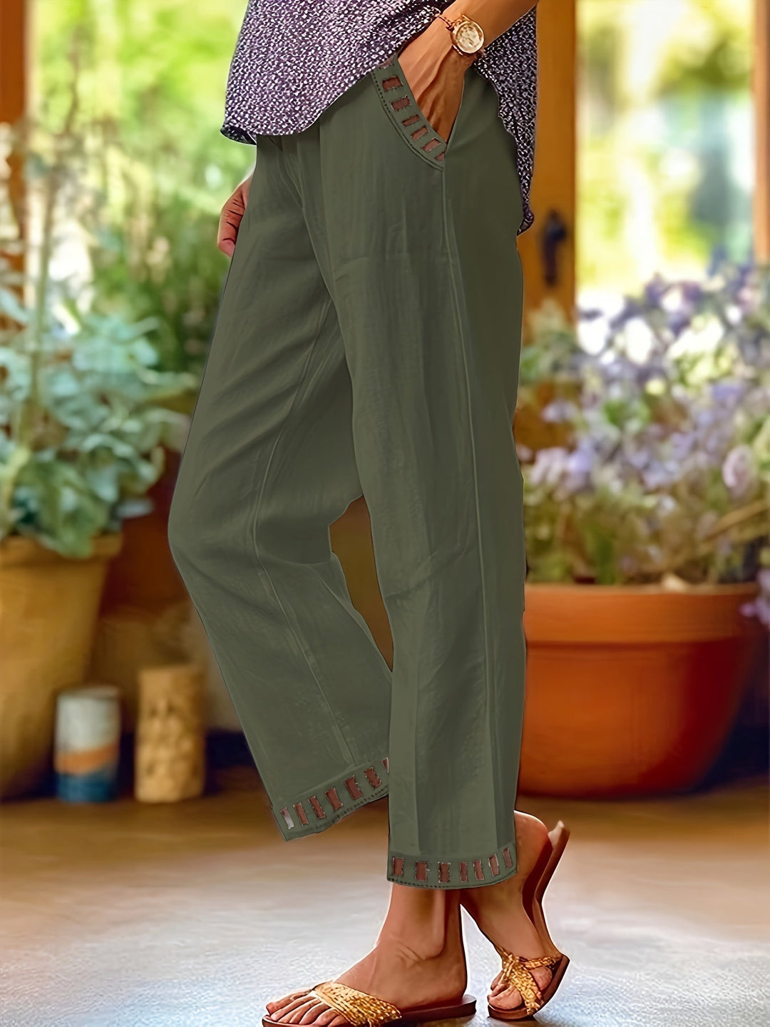Pantalones cropped holgados con ribete en contraste