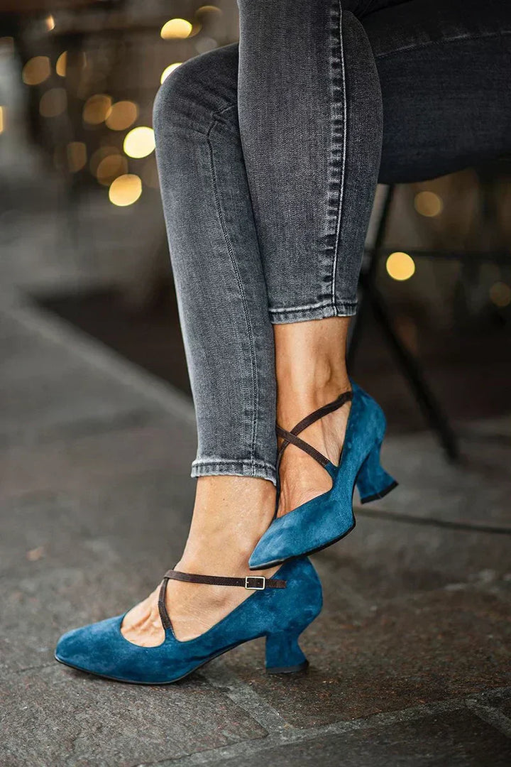 TACONES ELEGANTES DE PULSERA CON TACÓN MEDIO