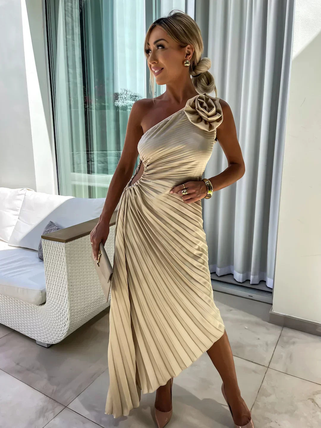 Elegant Floral One-Shoulder Maxi Dress