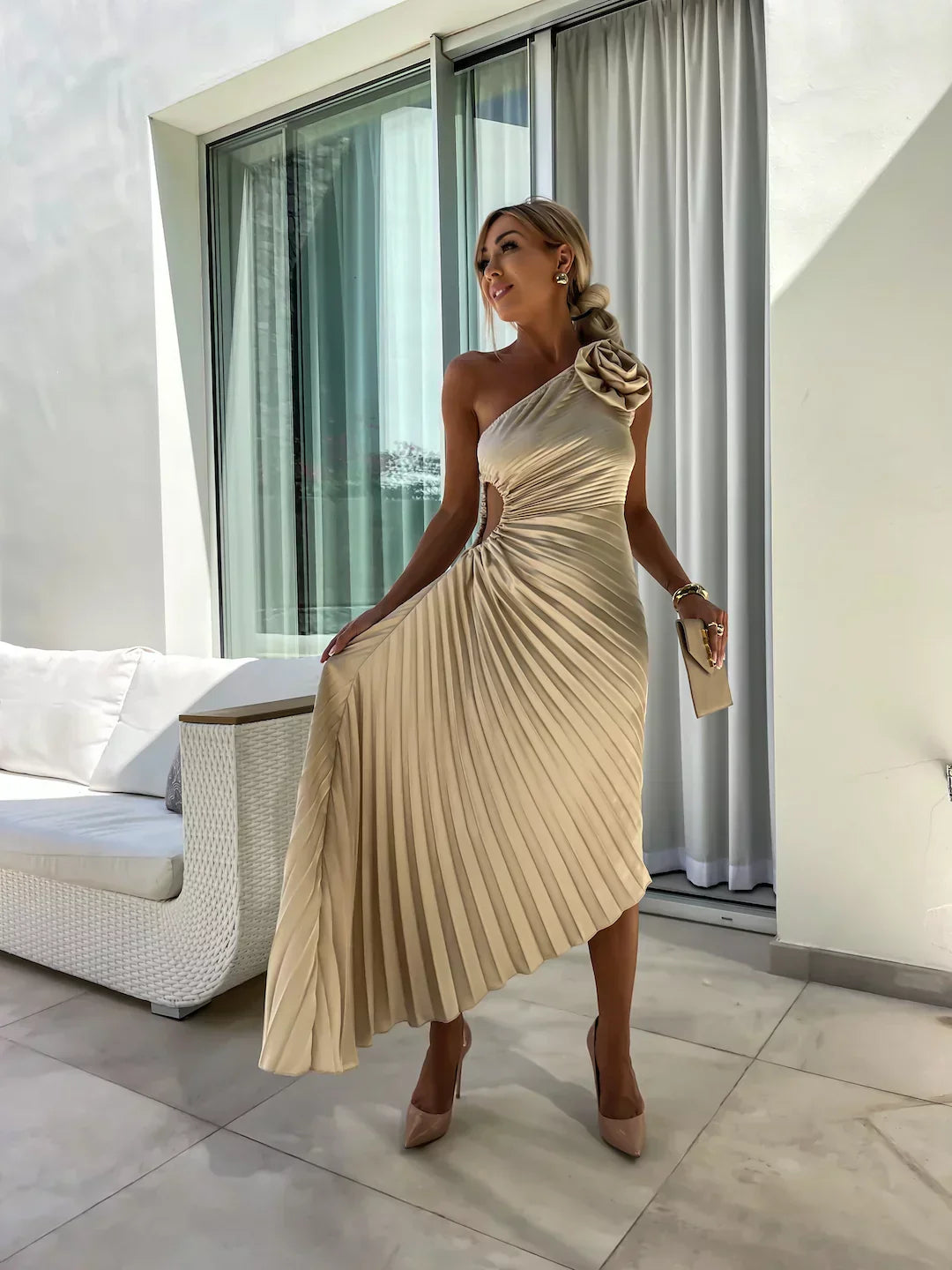 Elegant Floral One-Shoulder Maxi Dress