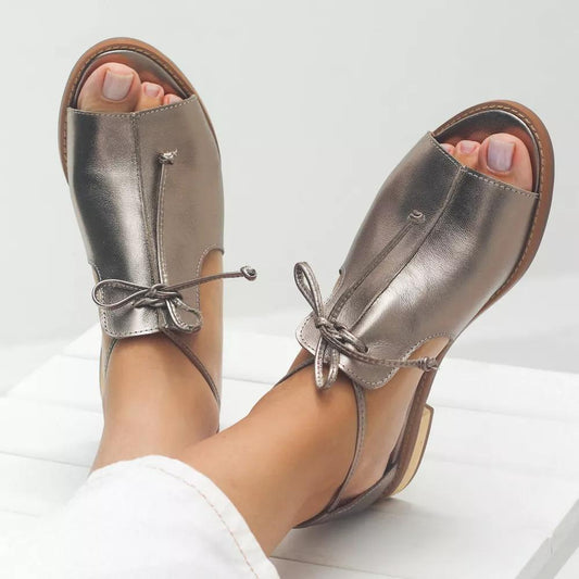 STRAP-STYLE LEATHER SANDALS