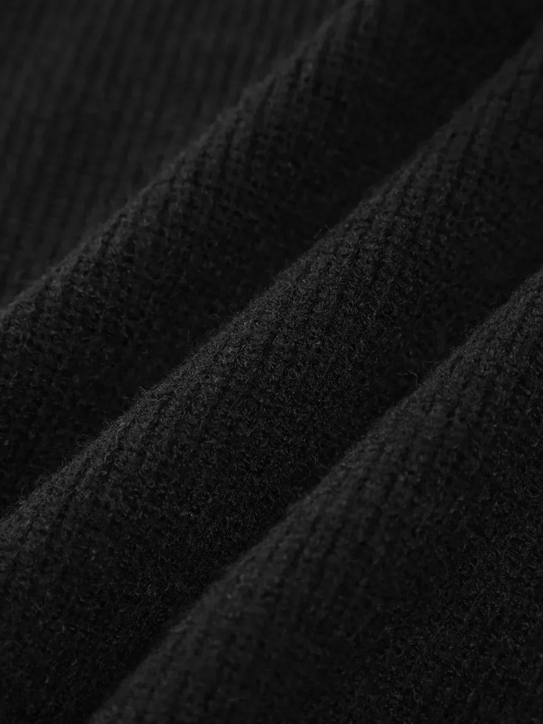 Sudadera minimalista acogedora con cuello redondo