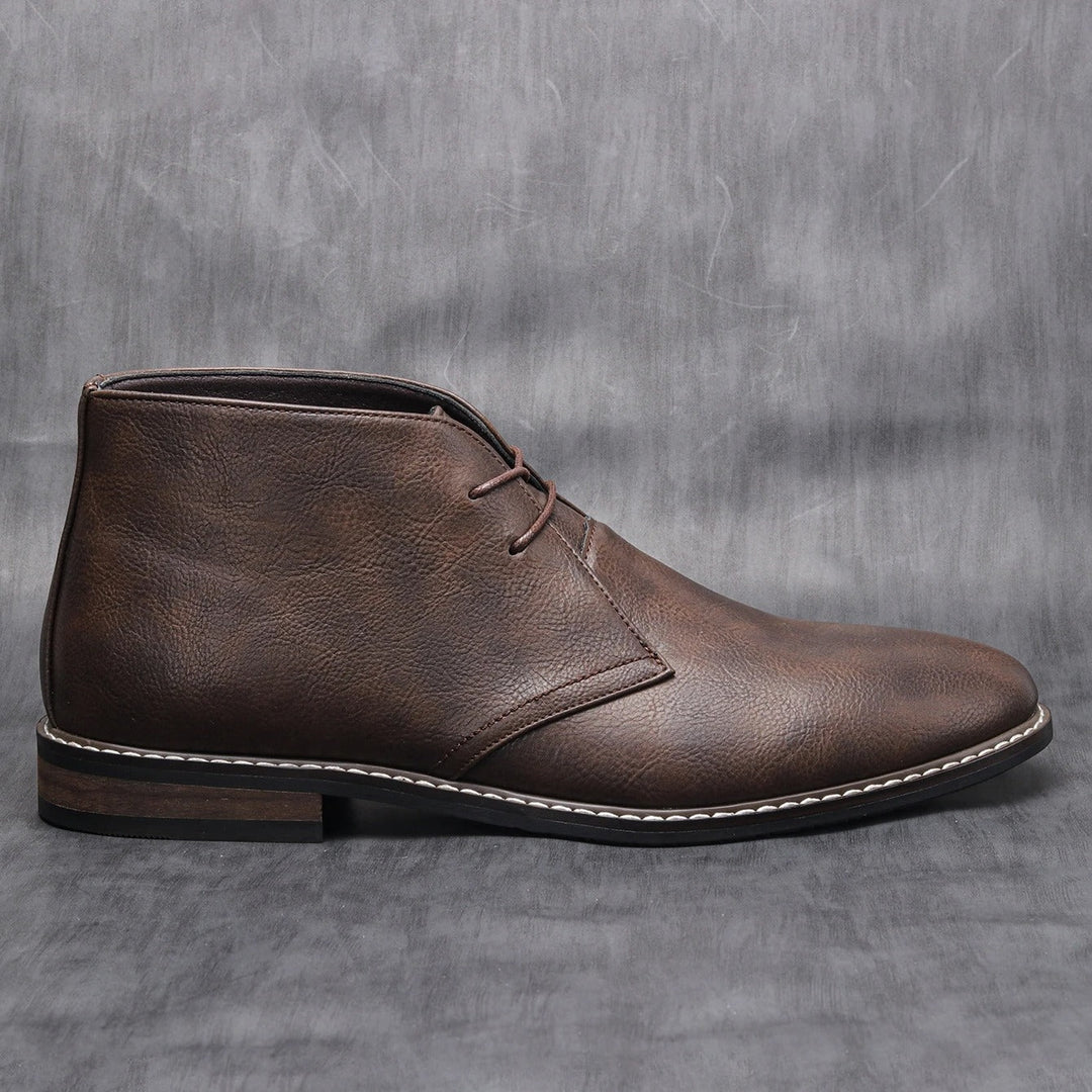 Botas elegantes de cuero