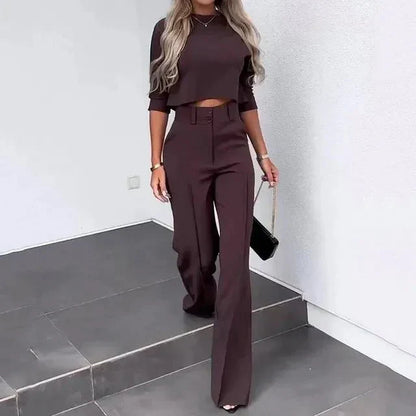Conjunto moderno de top y pantalón para mujer