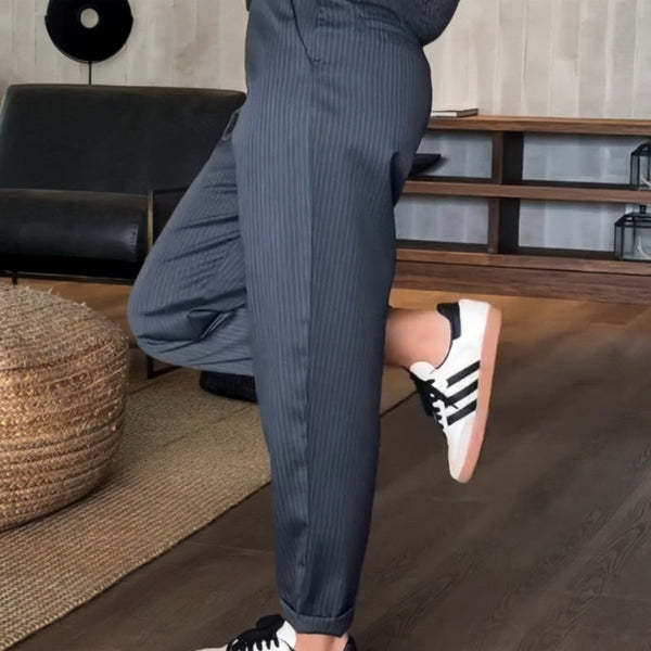 ELEGANT FIGURE-FLATTING STRIPED TROUSERS