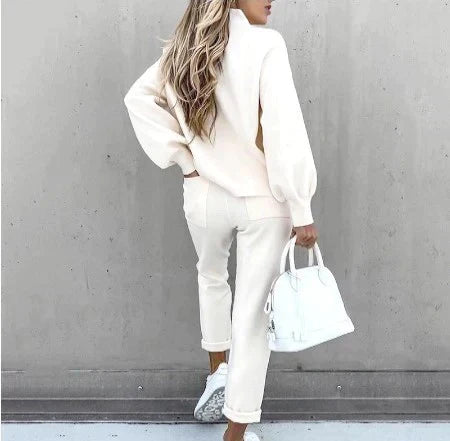 Women’s Cozy Two-Piece Tracksuit Outfit